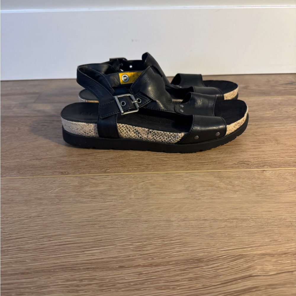 CAT leather sandals with metal detail